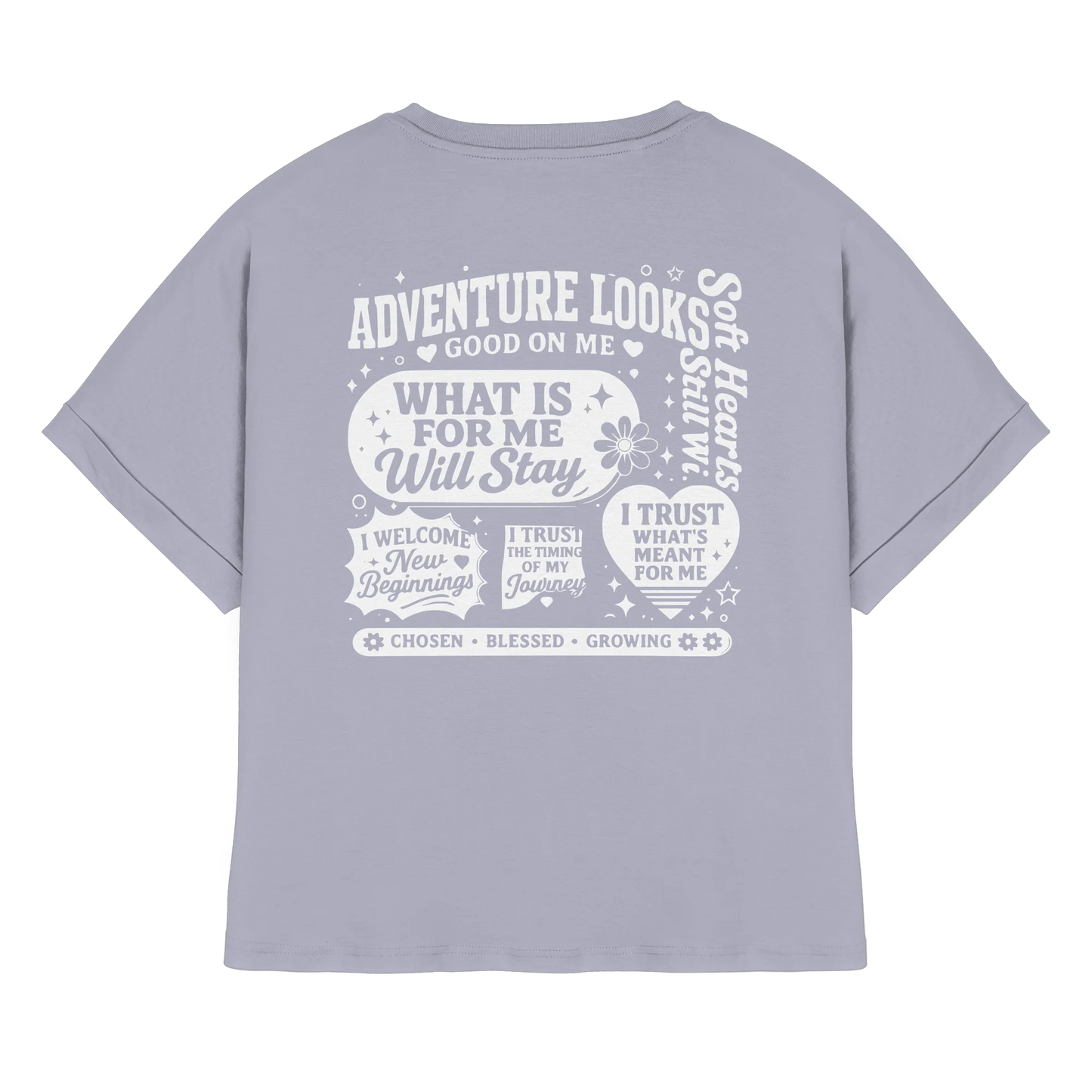 Serene-Blue Oversize-Shirt mit Adventure-Statement-Design für Manifestation, Freiheit und Fernweh.